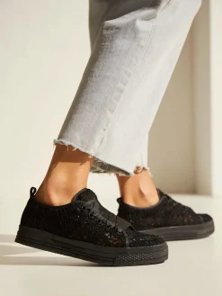 LASCANA Baskets<Baskets sneakers avec dentelle tendance et semelle compensée légère