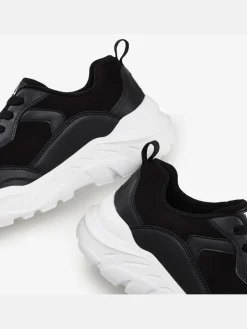 LASCANA Baskets<Baskets talon légèrement compensé au style chunky tendance