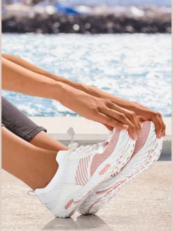 LASCANA Baskets<Baskets très agréables à porter grâce à la semelle flexible et ultra-légère, qui vous donne l'impression de marcher pieds nus