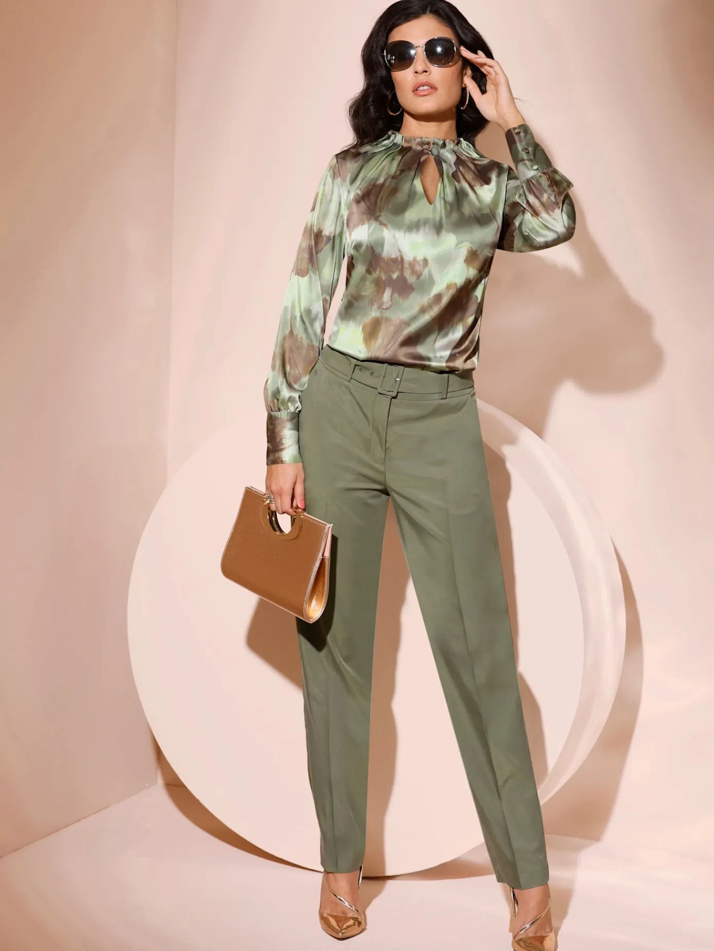 Creation L Chemisiers<Chemisier en satin satin mat élégant