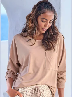 LASCANA Pyjamas<Haut de pyjama t-shirt de nuit confortable, poche plaquée