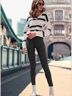 LASCANA Pantalons<Legging caleçon extensible à fines rayures