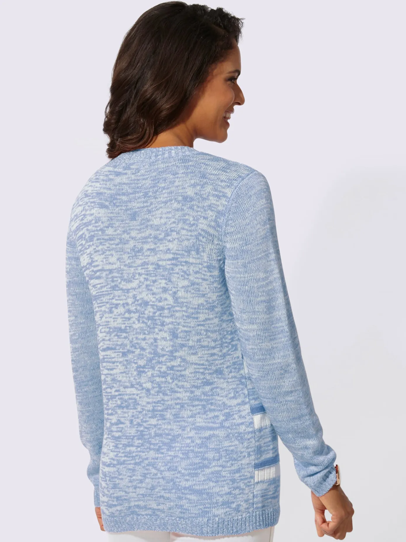 Collection L Pulls<Pull à manches longues encolure ronde avec v ouvert