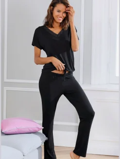 LASCANA Pyjamas<Pyjama élégant avec dentelle