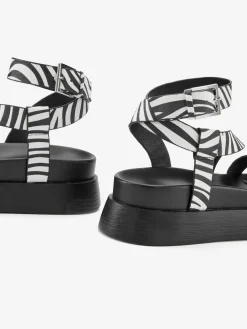 French Connection Sandales<Sandales tendance avec semelle compensée