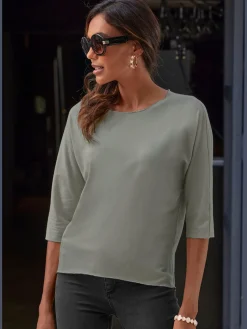 LASCANA T-Shirts<T-shirt à col rond finitions pailletées raffinées à l'encolure ronde, aux manches et à l'ourlet