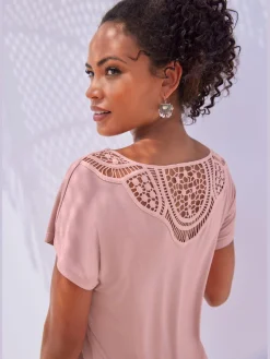 Vivance T-Shirts<T-shirt à manches courtes empiècement en crochet doux au dos