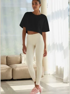 LASCANA T-Shirts<T-shirt à manches courtes t-shirt court à la coupe ample