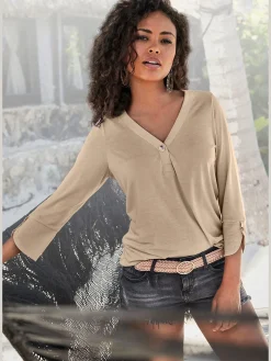 LASCANA T-Shirts<T-shirt détails boutonnés imitation corne à l'encolure en v et à l'ourlet des manches