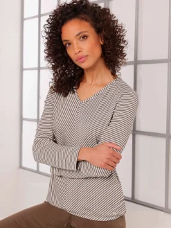 CREATION L PREMIUM T-Shirts<T-shirt en v