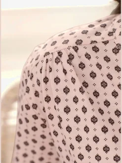 LASCANA T-Shirts<T-shirt patte de boutonnage avec boutons légèrement brillants