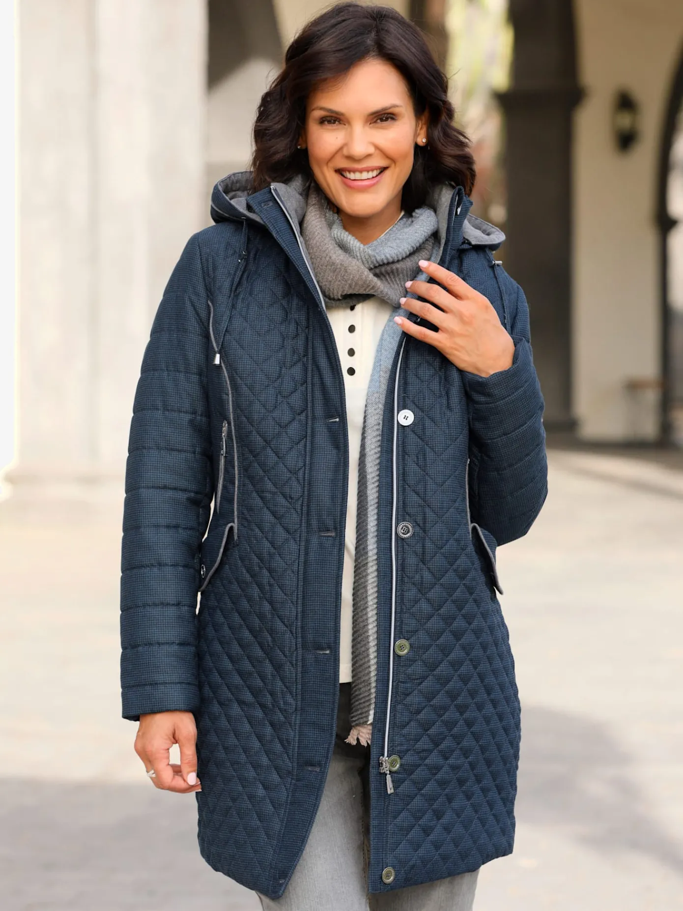 Collection L Vestes<Veste longue capuche amovible grâce à une glissière